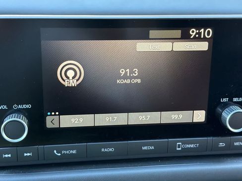 Used 2025 Honda HR-V Sport image 20