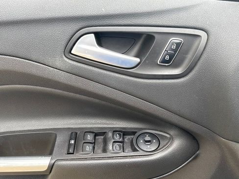 Used 2016 Ford Escape SE FWD image 12