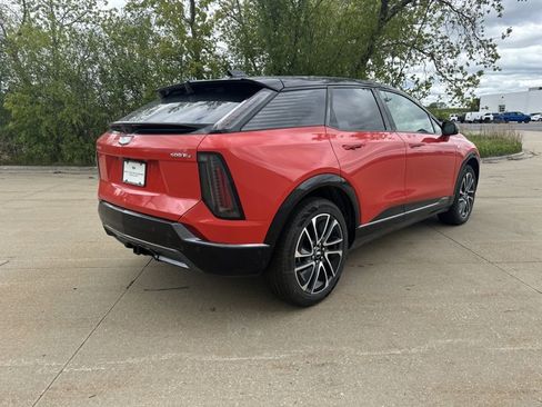 New 2025 Cadillac Optiq Sport 2 w/ LPO, Floor Liner Package image 5