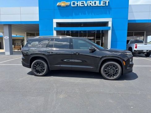 New 2026 Chevrolet Traverse LT w/ Midnight/Sport Edition FWD image 2