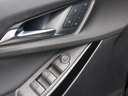 Used 2025 Chevrolet Equinox RS w/ Convenience Package III FWD image 14