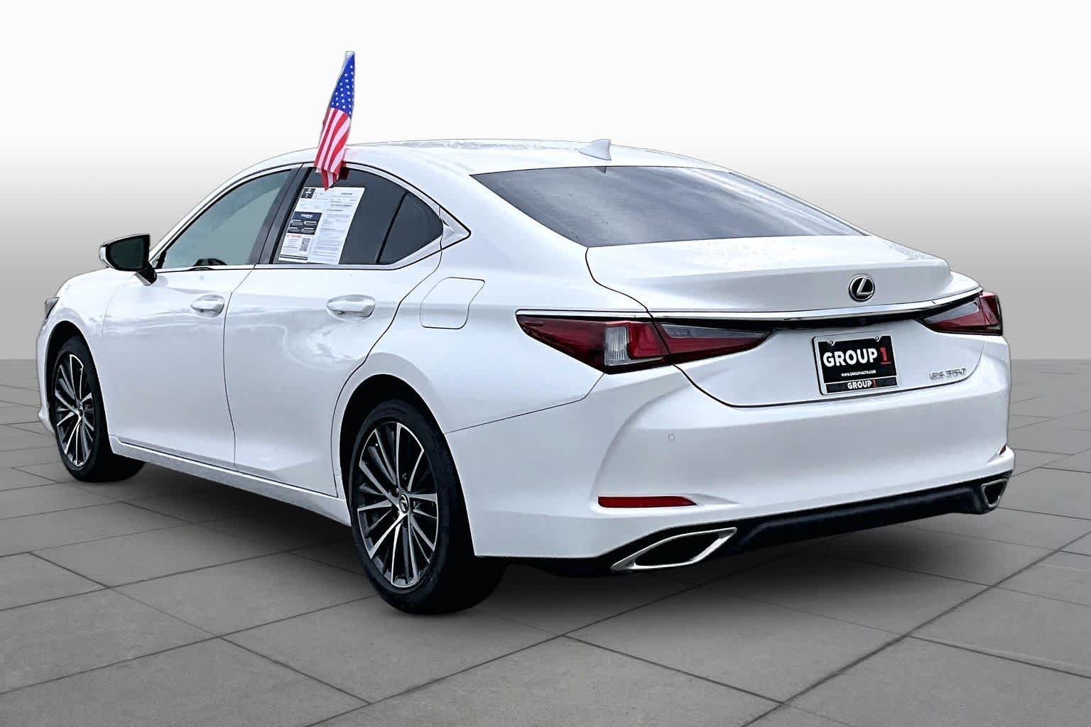 Used 2024 Lexus ES 350 w/ Premium Package FWD image 12