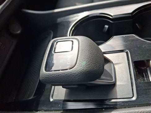 Used 2024 Nissan Rogue SV image 14