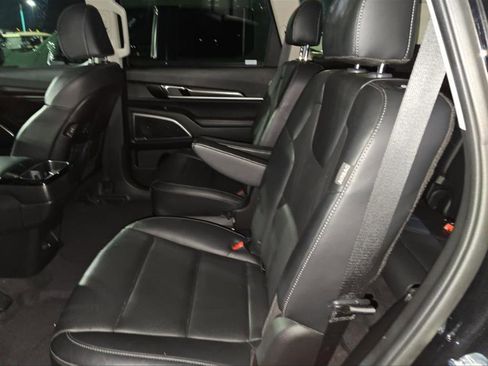 Used 2025 Kia Telluride S image 7