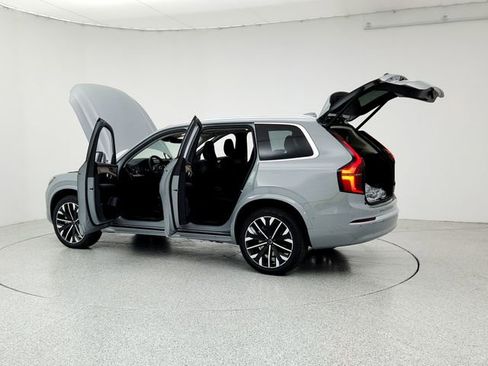 New 2026 Volvo XC90 B6 Plus w/ Protection Package Premier image 12