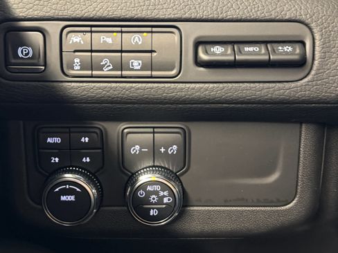 Used 2023 GMC Yukon XL Denali image 42