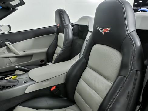 Used 2007 Chevrolet Corvette Convertible w/ Preferred Equipment Group RWD image 19