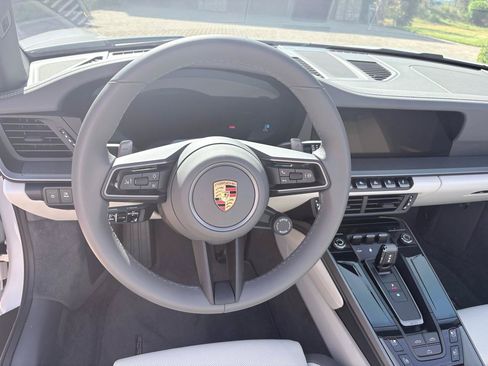 Used 2025 Porsche 911 Carrera RWD image 9