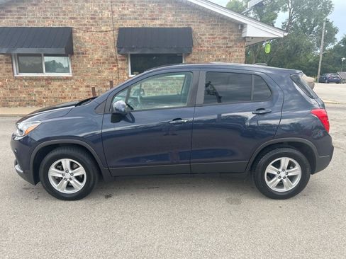 Used 2019 Chevrolet Trax LS w/ Tint and Cruise Package FWD image 10