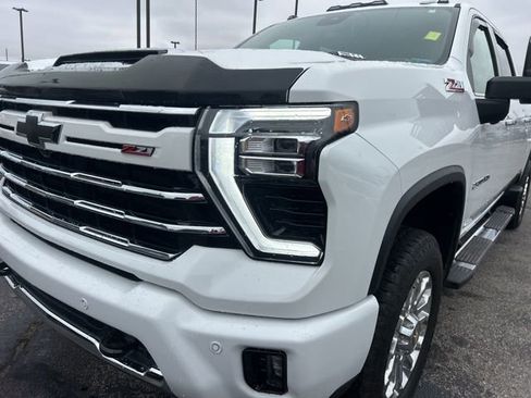 Used 2025 Chevrolet Silverado 2500 LTZ w/ Z71 Chrome Sport Edition AWD/4WD image 9