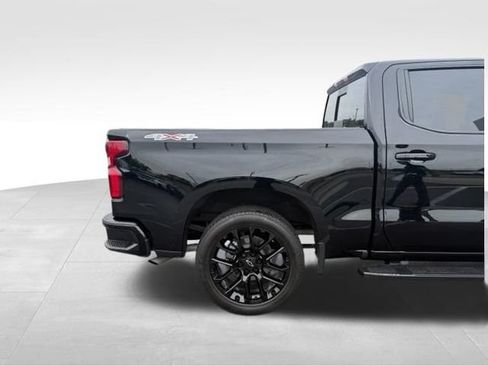 Used 2024 Chevrolet Silverado 1500 RST w/ Convenience Package II AWD/4WD image 4