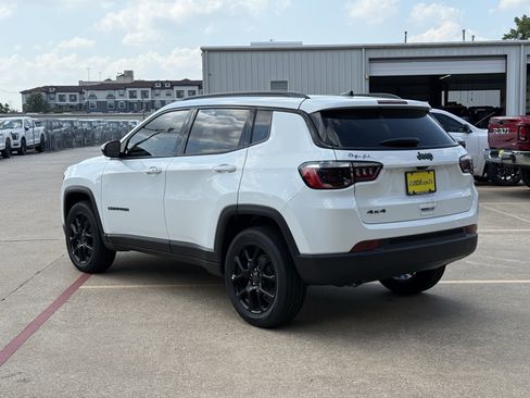 New 2025 Jeep Compass Latitude w/ Sun & Sound Group image 5