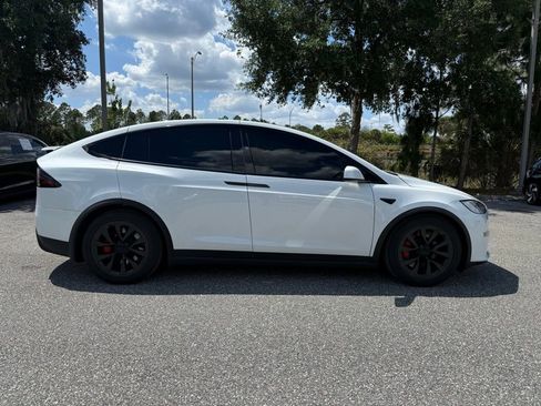 Used 2023 Tesla Model X Plaid image 8