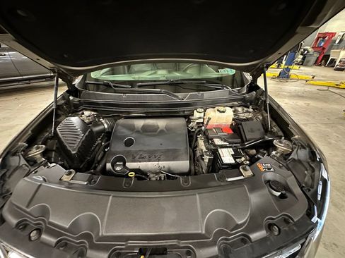 Used 2020 Chevrolet Traverse High Country w/ LPO, Floor Liner Package AWD/4WD image 28