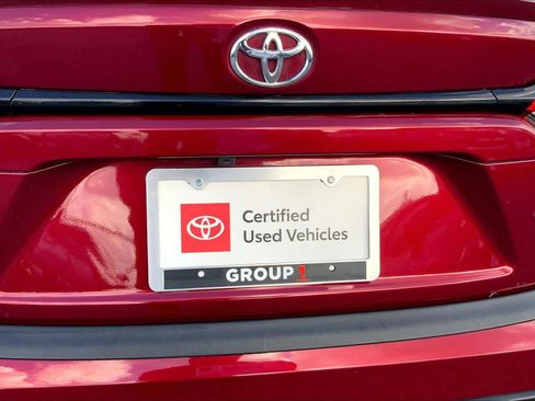 Used 2025 Toyota Corolla SE w/ SE Premium Package image 10