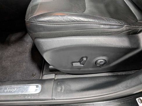 Used 2020 Jeep Cherokee Limited image 40