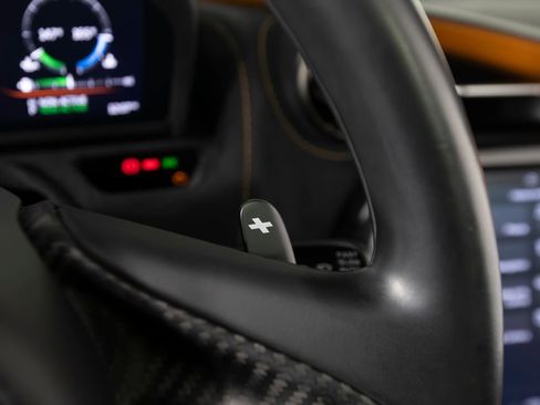 Used 2019 McLaren 720S RWD image 18