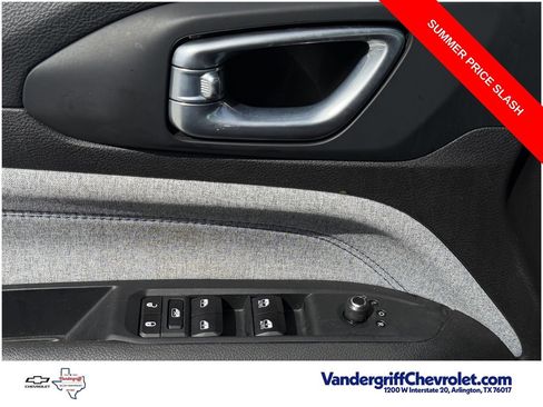 Used 2025 Jeep Compass Latitude w/ Sun & Sound Group AWD/4WD image 20