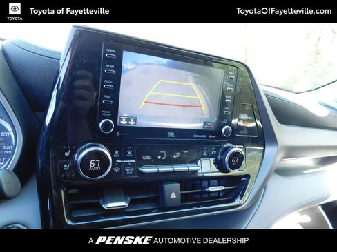 Used 2022 Toyota Highlander Limited image 12