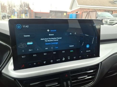 Certified 2024 Ford Escape Platinum image 18