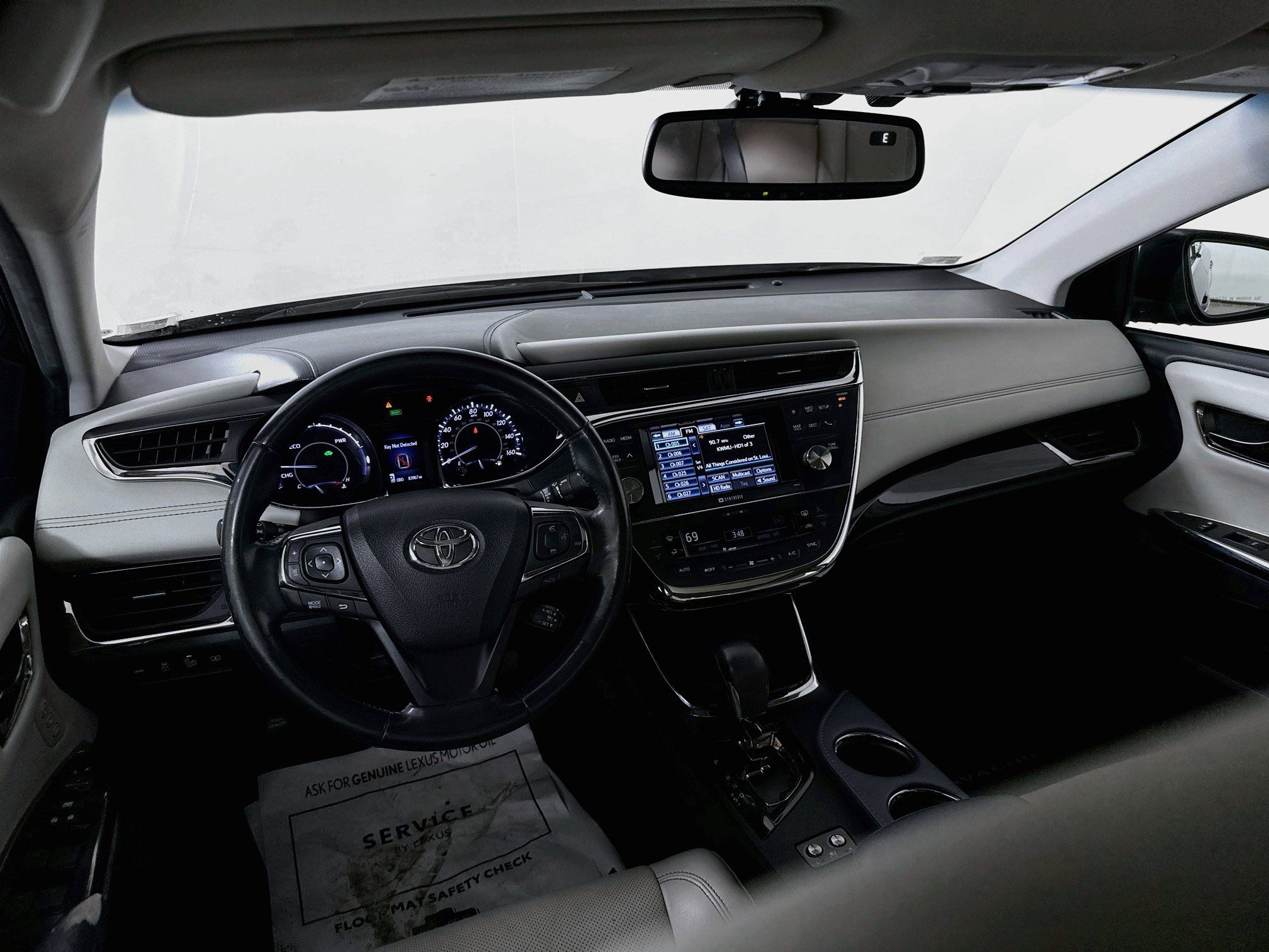 Used 2014 Toyota Avalon Limited w/ Technology Package FWD image 24