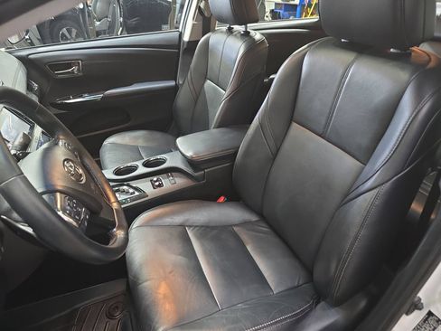 Used 2018 Toyota Avalon Touring w/ Carpet Mat Package FWD image 15