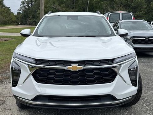New 2026 Chevrolet Trax LT w/ LPO, Blackout Package image 3