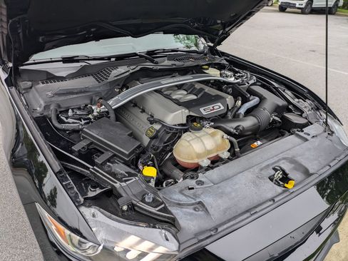 Used 2016 Ford Mustang GT Premium RWD image 32