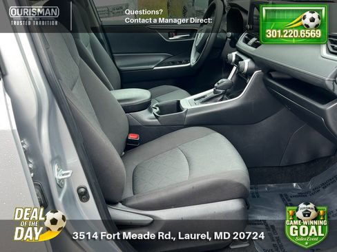 Used 2024 Toyota RAV4 XLE FWD image 21