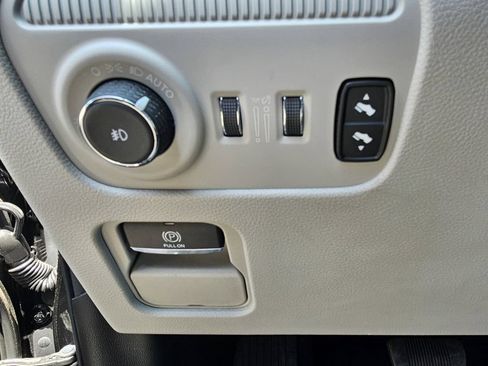 Used 2024 Jeep Wagoneer Series III AWD/4WD image 25