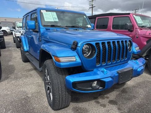 Used 2023 Jeep Wrangler Unlimited Sahara AWD/4WD image 3