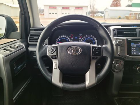 Used 2018 Toyota 4Runner SR5 image 10