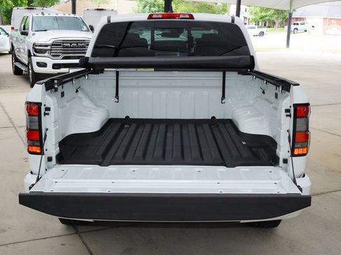 Used 2025 Nissan Frontier PRO-4X AWD/4WD image 30