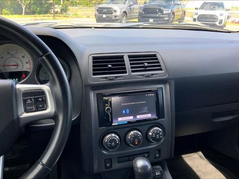 Used 2011 Dodge Challenger R/T RWD image 6