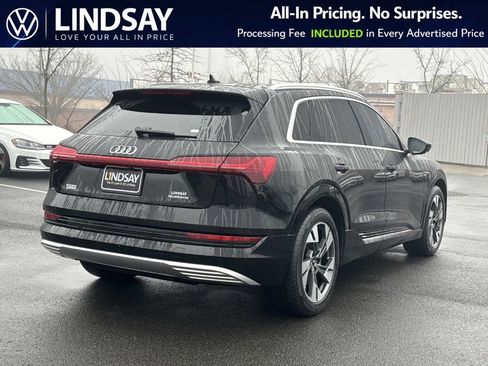 Used 2022 Audi e-tron Premium AWD/4WD image 3