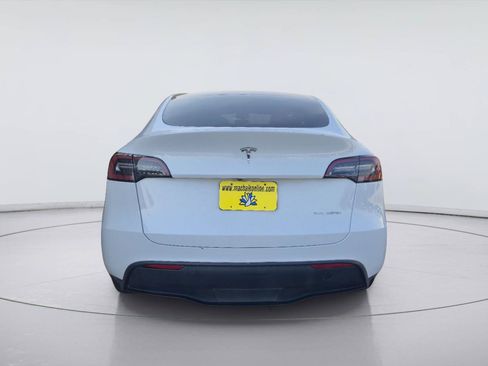 Used 2023 Tesla Model Y AWD image 4