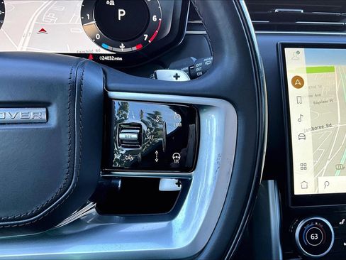 Used 2023 Land Rover Range Rover Long Wheelbase Autobiography image 24