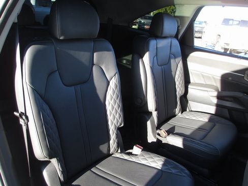 Used 2023 Kia Sorento SX Prestige image 19