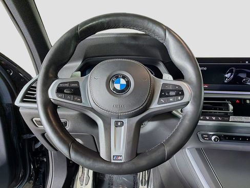 Used 2022 BMW X5 xDrive40i w/ M Sport Package AWD/4WD image 11
