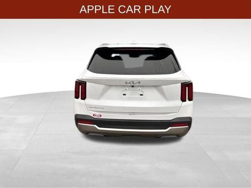 Used 2024 Kia Sorento S image 6