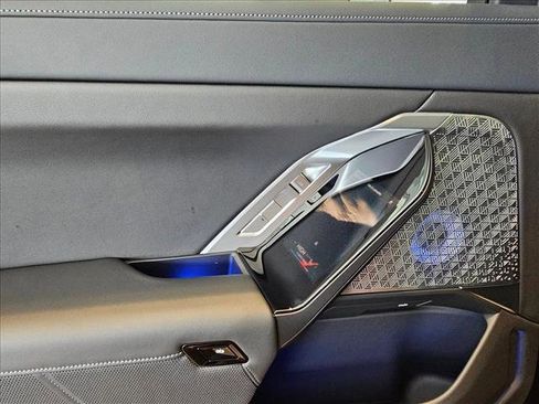 Used 2025 BMW i7 M70 AWD/4WD image 12
