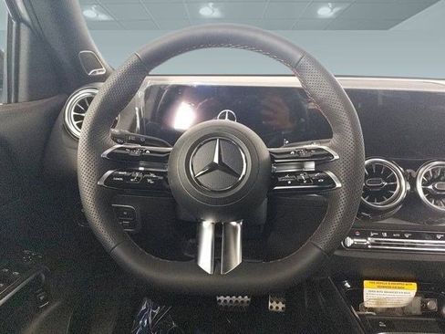New 2024 Mercedes-Benz GLB 250 image 11