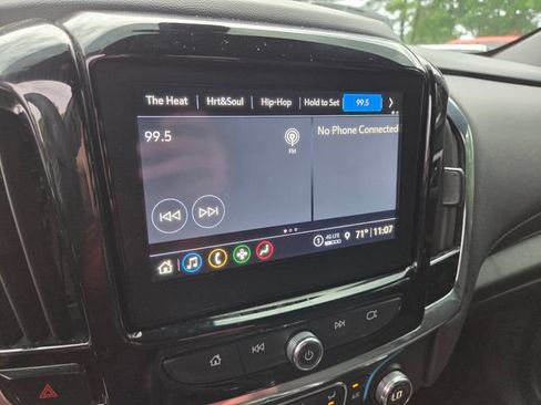 Used 2023 Chevrolet Traverse LT FWD image 14