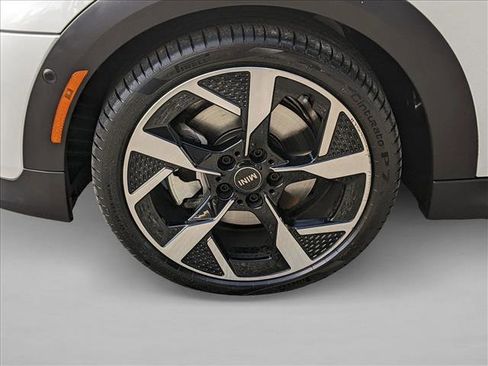 Certified 2025 MINI Cooper S FWD image 22