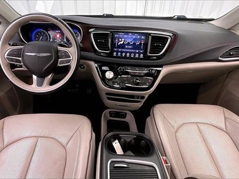 Used 2020 Chrysler Pacifica Limited image 15