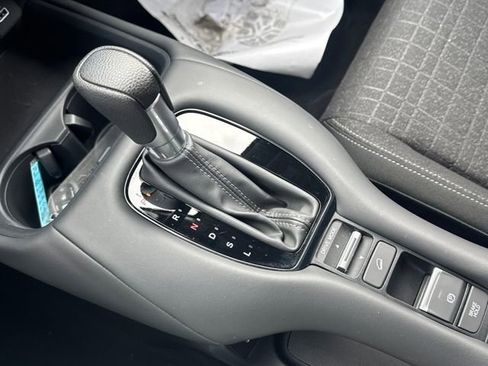 Used 2023 Honda HR-V LX image 12