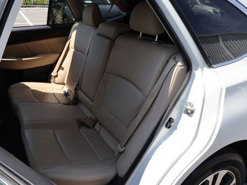 Used 2019 Subaru Outback 2.5i Limited AWD/4WD image 19