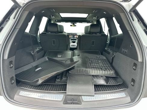 Used 2023 Cadillac XT6 Sport w/ LPO, Floor Liner Package AWD/4WD image 9