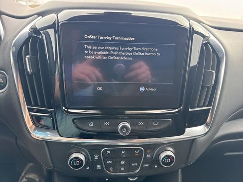 Used 2023 Chevrolet Traverse LT image 4