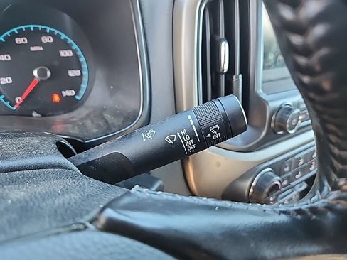 Used 2018 Chevrolet Colorado Z71 AWD/4WD image 12